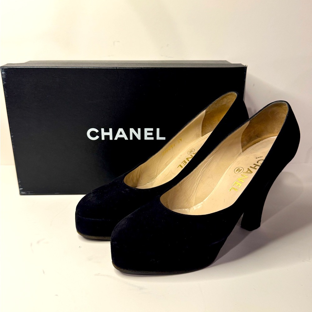 Authentic CHANEL Women's black Heels